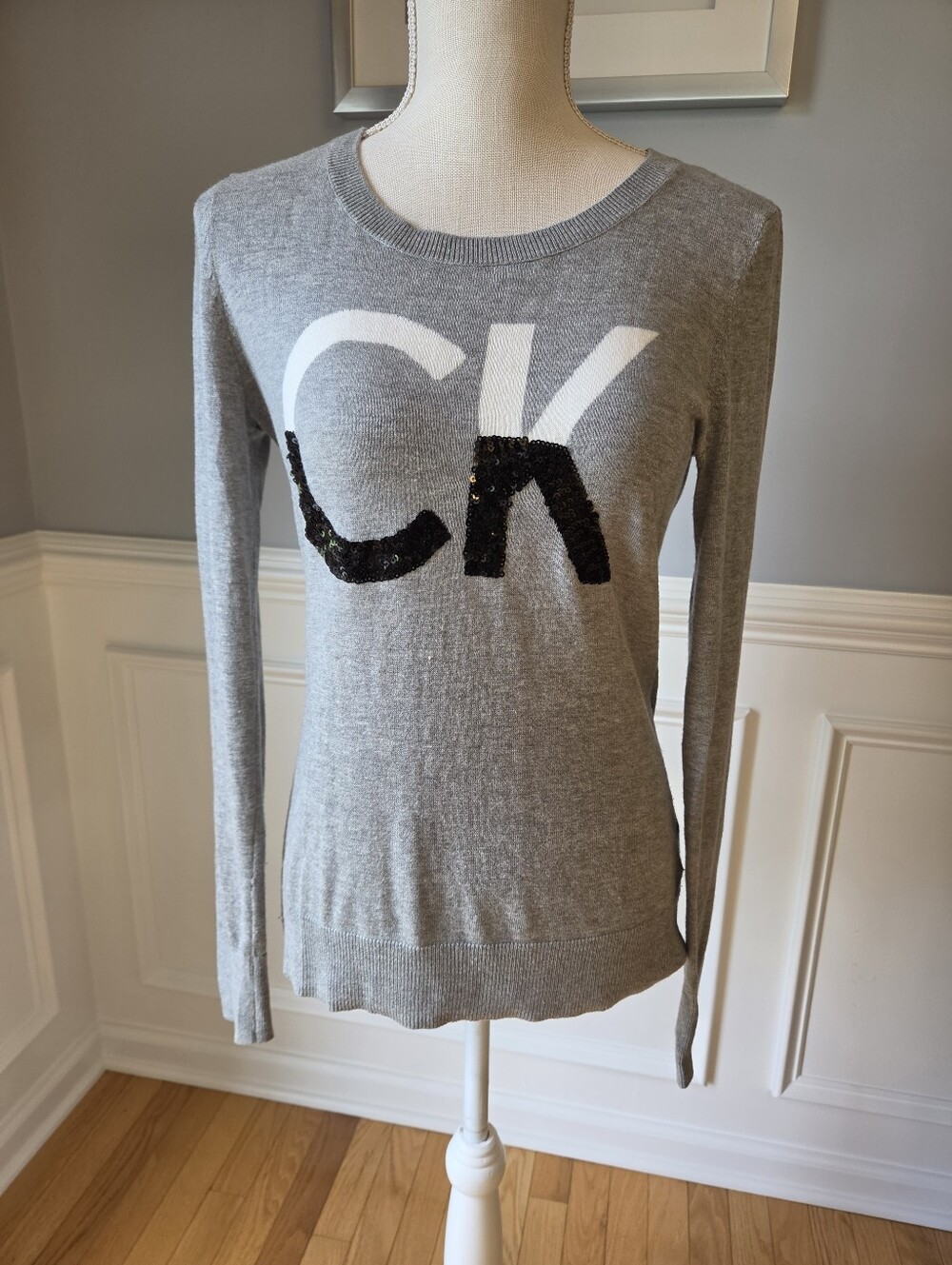 Calvin Klein Gray Crewneck Pullover Sweater Sequin Logo Women's Size XS